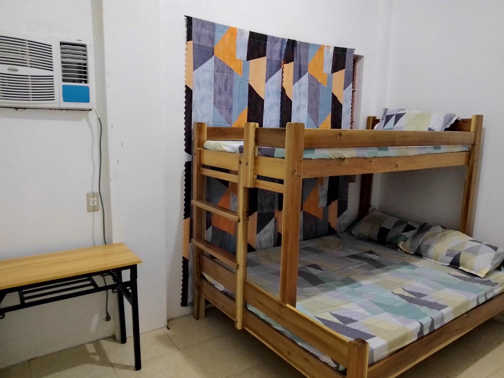 Estrelle Orange House - Backpackers Hub Apartment Puerto Princesa Exterior photo
