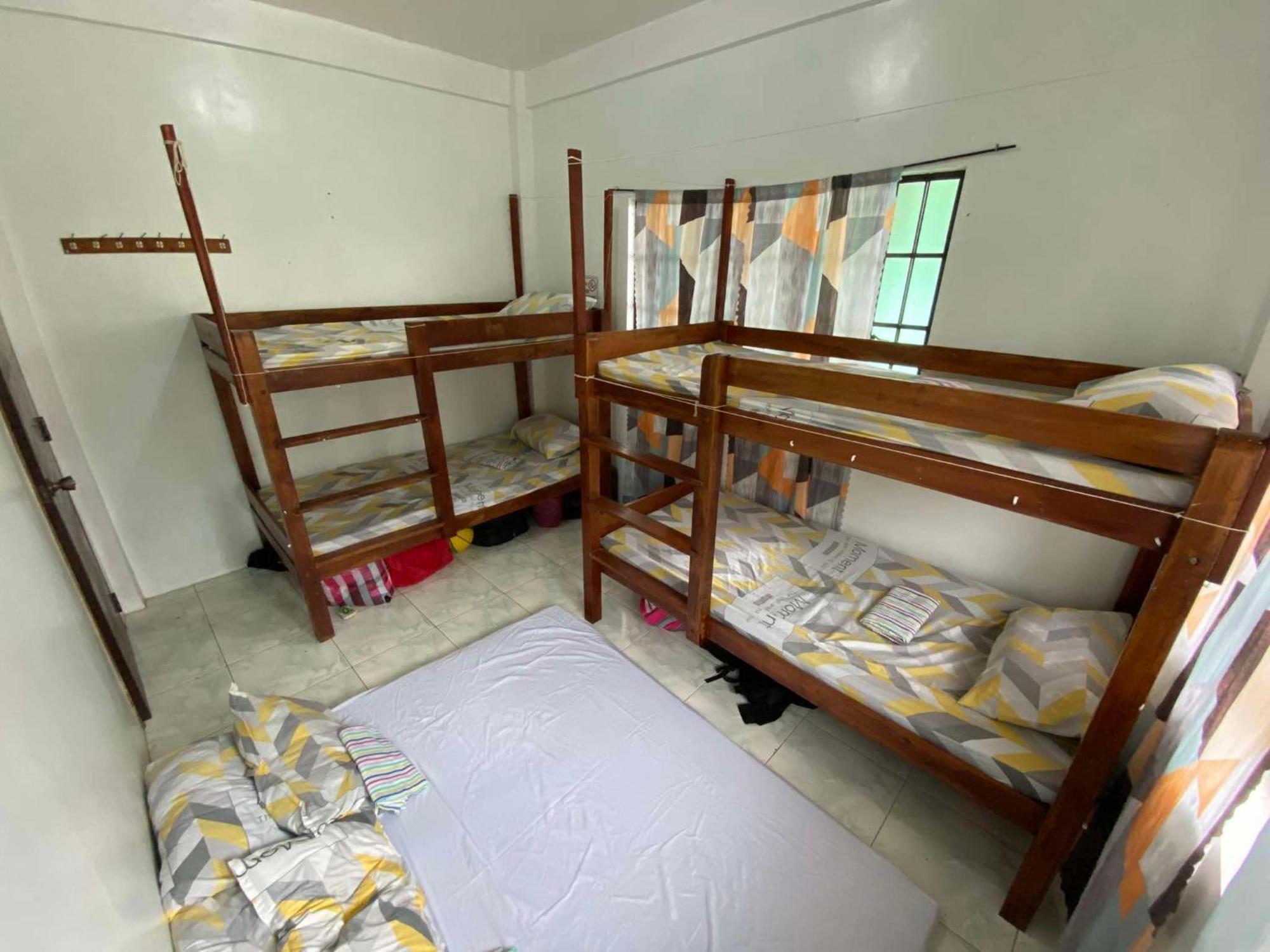 Estrelle Orange House - Backpackers Hub Apartment Puerto Princesa Exterior photo
