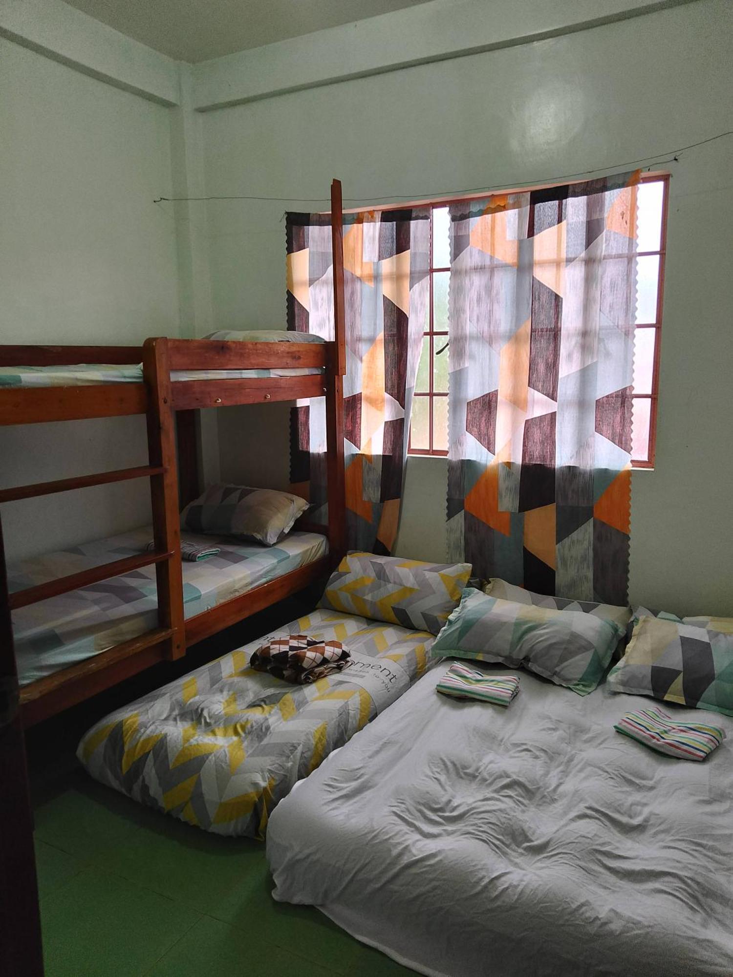 Estrelle Orange House - Backpackers Hub Apartment Puerto Princesa Exterior photo